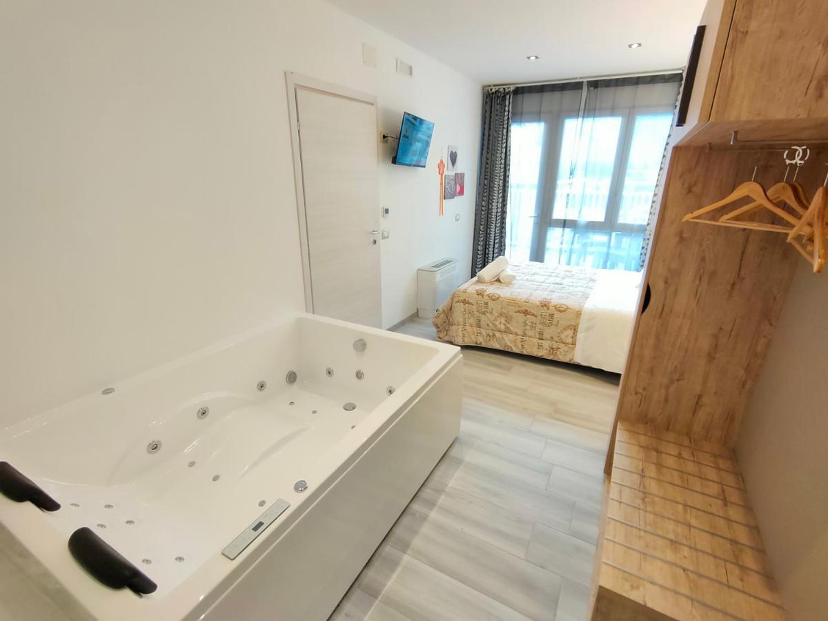 Cristine Aparthotel